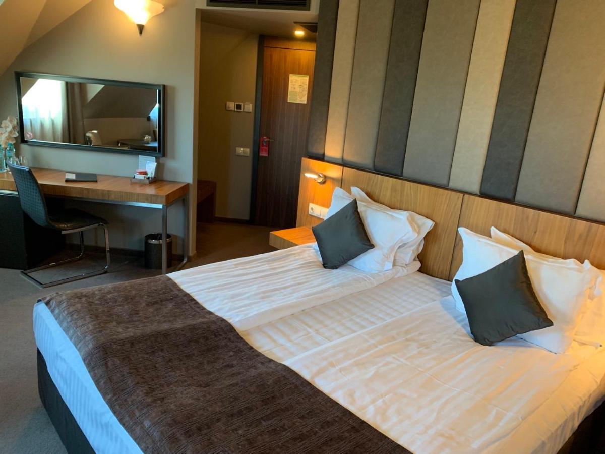 All Seasons Residence Design Hotel - Free Parking София Экстерьер фото