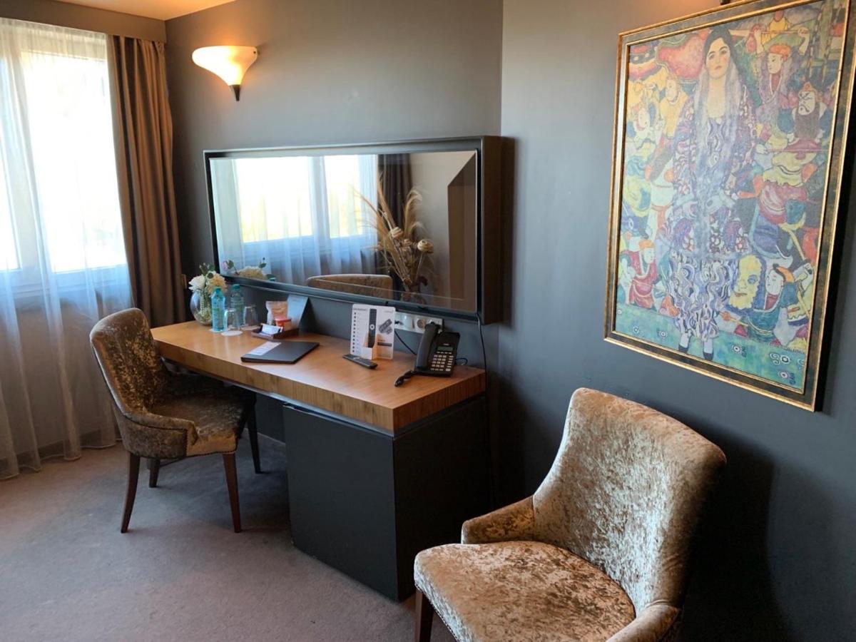 All Seasons Residence Design Hotel - Free Parking София Экстерьер фото