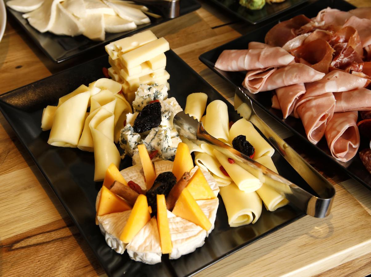 All Seasons Residence Design Hotel - Free Parking София Экстерьер фото